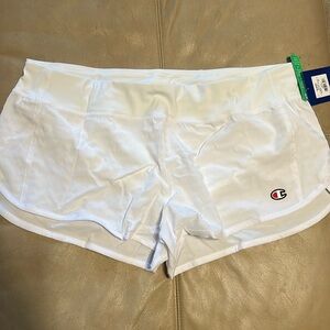 Champion Authentic woman’s 2.5” Sport shorts size XL color white NWT